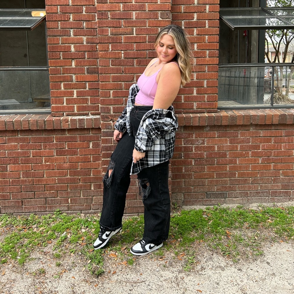 CLEARING OUT MY CLOSET! ✨ - Picture 8 of 8